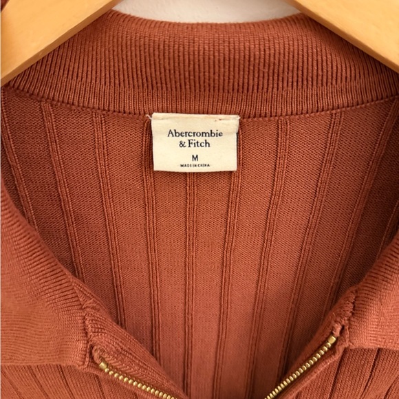 Abercrombie Rust Ribbed Zip-Up Too - Picture 3 of 4